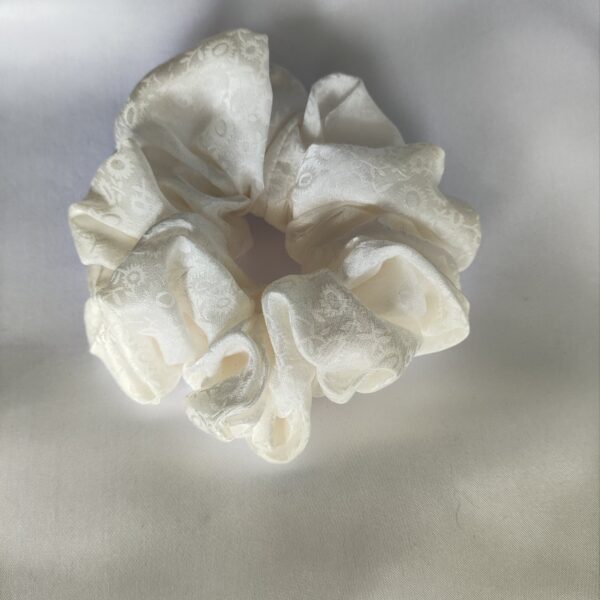 Jedwabna scrunchie