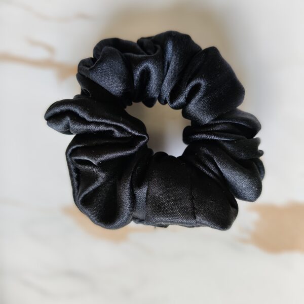 Jedwabna scrunchie (czarna)